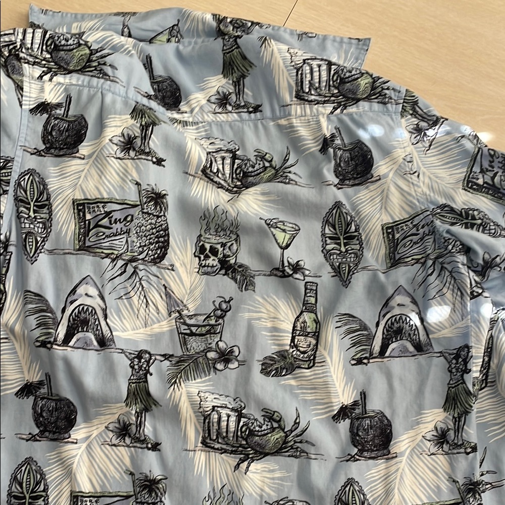 Hawaiian Tropical Print Button-Up Shirt